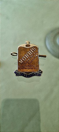 MORRIS COMERCIAL TAXICAB BADGE - click to enlarge